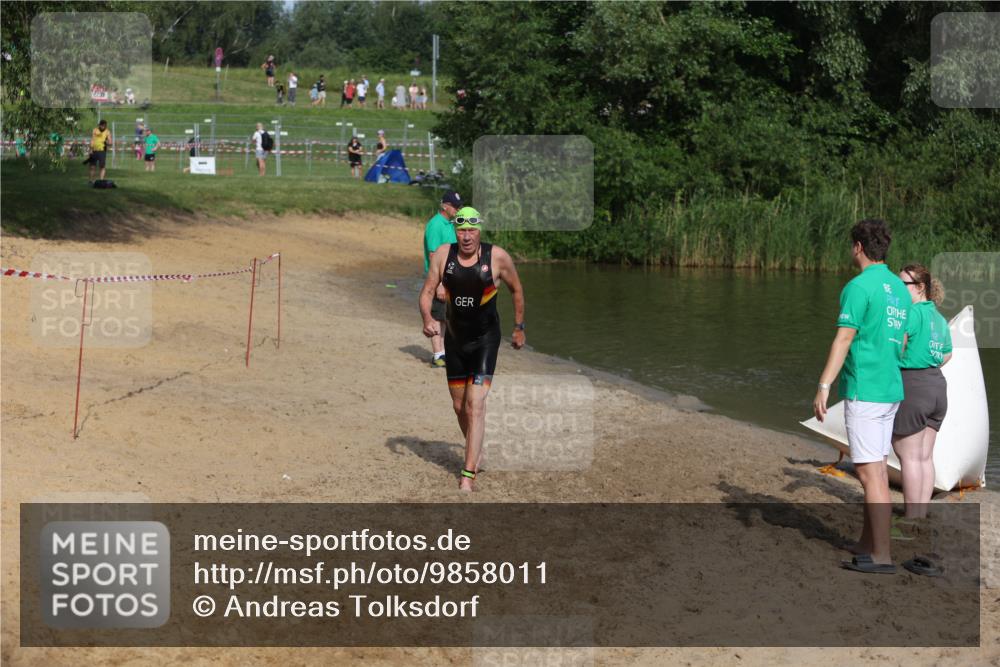 21.06.2026 - 29. Vierlanden-Triathlon Andreas Tolksdorf http://msf.ph/oto/9858011 21.06.2026 09:02:00 Schwimmen 217 meine-sportfotos.de