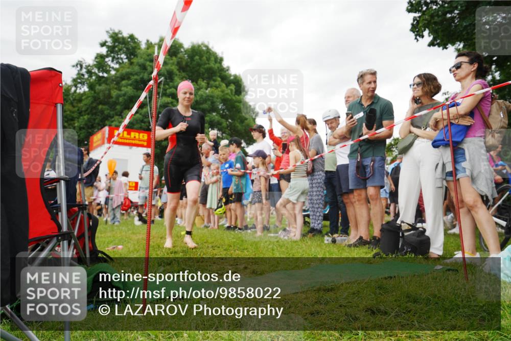 21.06.2026 - 29. Vierlanden-Triathlon LAZAROV Photography http://msf.ph/oto/9858022 21.06.2026 10:18:21 Schwimmen 494 meine-sportfotos.de
