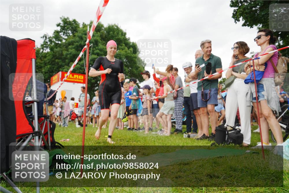 21.06.2026 - 29. Vierlanden-Triathlon LAZAROV Photography http://msf.ph/oto/9858024 21.06.2026 10:18:21 Schwimmen 494 meine-sportfotos.de