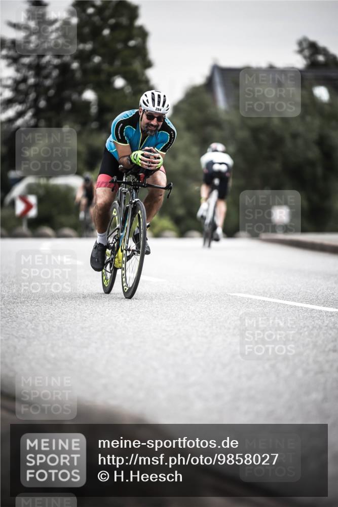 21.06.2026 - 29. Vierlanden-Triathlon H.Heesch http://msf.ph/oto/9858027 21.06.2026 10:30:11 Radfahren 274, 284, 300, 497, 539, 546, 568 meine-sportfotos.de