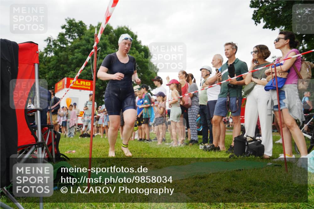 21.06.2026 - 29. Vierlanden-Triathlon LAZAROV Photography http://msf.ph/oto/9858034 21.06.2026 10:18:26 Schwimmen 494, 592, 618 meine-sportfotos.de