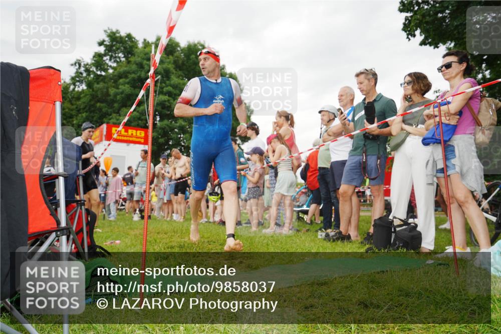 21.06.2026 - 29. Vierlanden-Triathlon LAZAROV Photography http://msf.ph/oto/9858037 21.06.2026 10:18:30 Schwimmen 494, 571, 592, 606, 618 meine-sportfotos.de