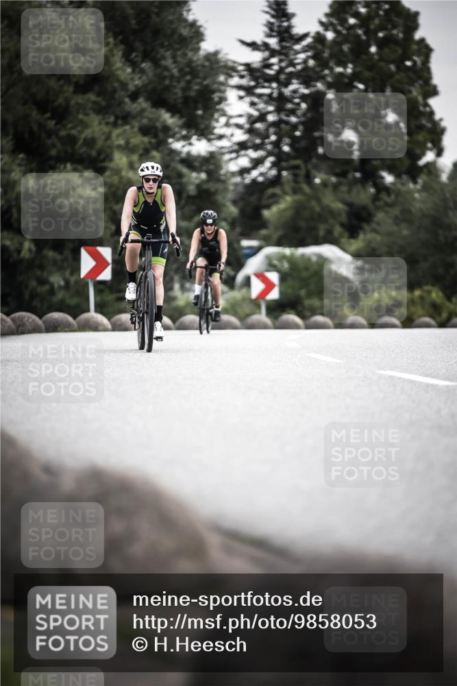 21.06.2026 - 29. Vierlanden-Triathlon H.Heesch http://msf.ph/oto/9858053 21.06.2026 10:30:13 Radfahren 284, 300, 539, 546, 568 meine-sportfotos.de