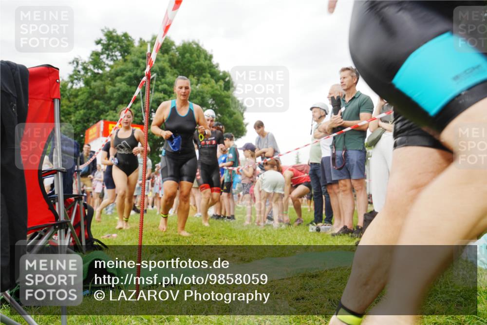21.06.2026 - 29. Vierlanden-Triathlon LAZAROV Photography http://msf.ph/oto/9858059 21.06.2026 10:18:39 Schwimmen 368, 391, 499, 513, 539, 571, 582, 605, 606, 608 meine-sportfotos.de