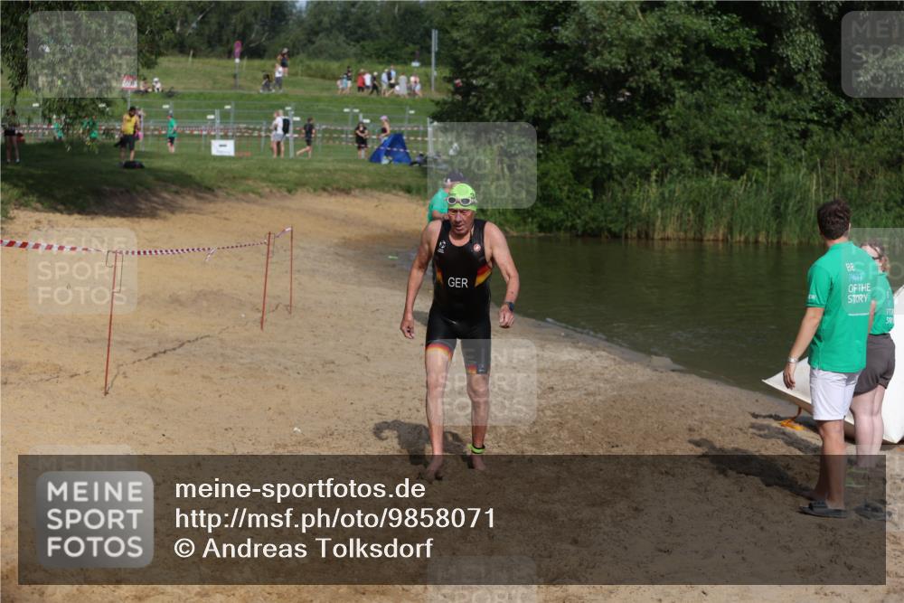 21.06.2026 - 29. Vierlanden-Triathlon Andreas Tolksdorf http://msf.ph/oto/9858071 21.06.2026 09:02:01 Schwimmen 217 meine-sportfotos.de