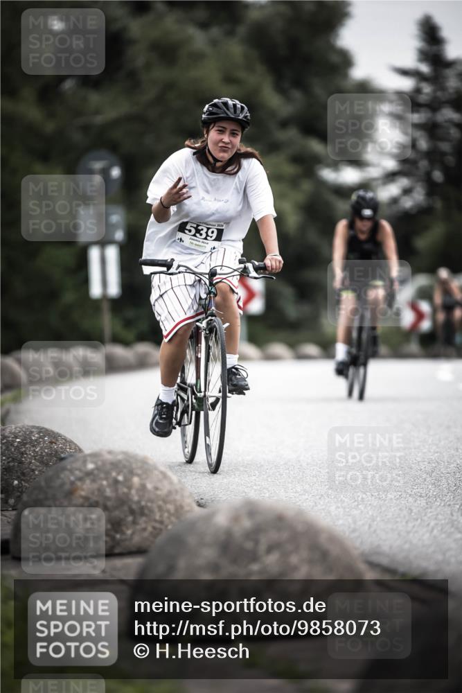 21.06.2026 - 29. Vierlanden-Triathlon H.Heesch http://msf.ph/oto/9858073 21.06.2026 10:30:15 Radfahren 284, 300, 522, 539, 546, 568, 570 meine-sportfotos.de