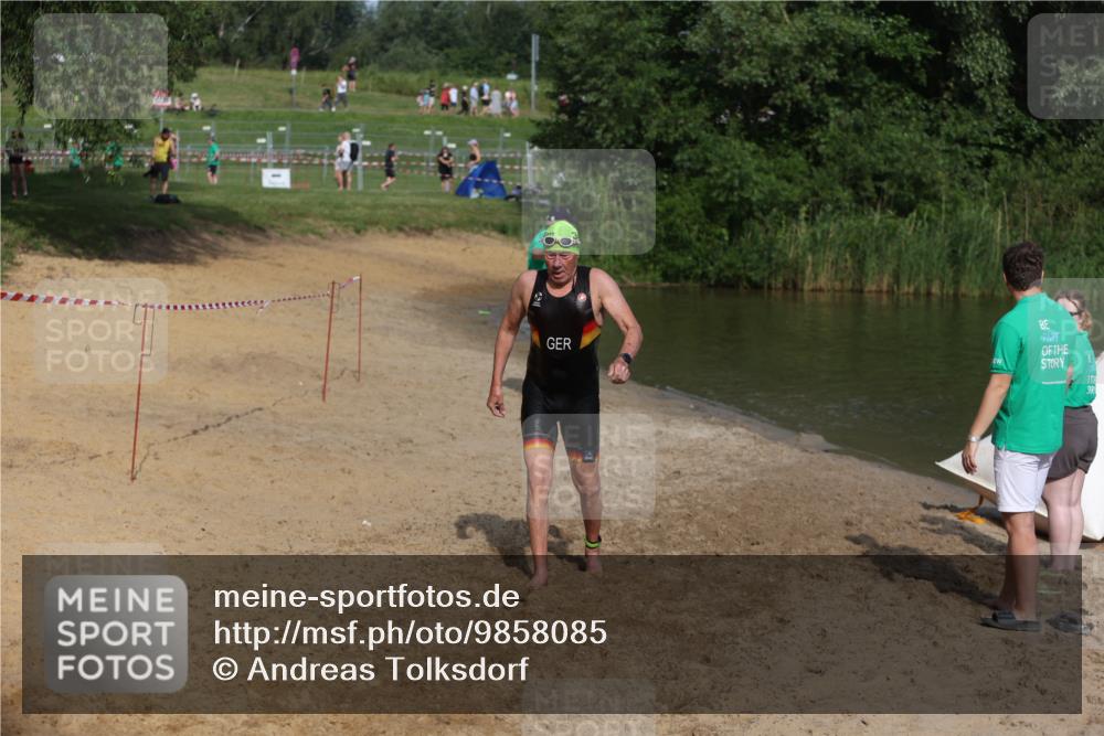 21.06.2026 - 29. Vierlanden-Triathlon Andreas Tolksdorf http://msf.ph/oto/9858085 21.06.2026 09:02:01 Schwimmen 217 meine-sportfotos.de