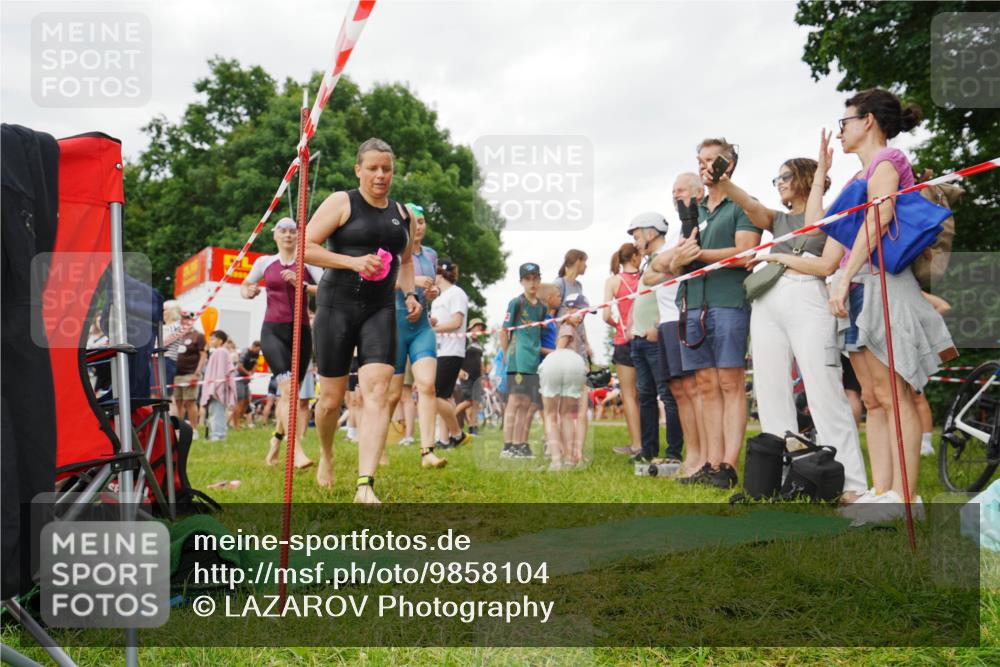 21.06.2026 - 29. Vierlanden-Triathlon LAZAROV Photography http://msf.ph/oto/9858104 21.06.2026 10:19:00 Schwimmen 355, 482, 492, 524, 551, 556, 601 meine-sportfotos.de