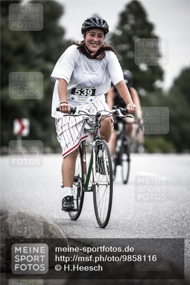 21.06.2026 - 29. Vierlanden-Triathlon H.Heesch http://msf.ph/oto/9858116 21.06.2026 10:30:16 Radfahren 300, 522, 527, 539, 546, 568, 570 meine-sportfotos.de