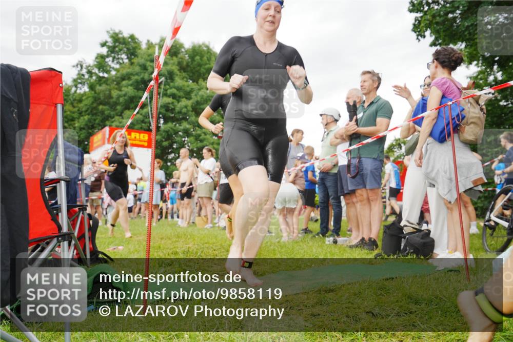 21.06.2026 - 29. Vierlanden-Triathlon LAZAROV Photography http://msf.ph/oto/9858119 21.06.2026 10:19:08 Schwimmen 355, 492, 497, 524, 551, 561, 570, 595, 615 meine-sportfotos.de