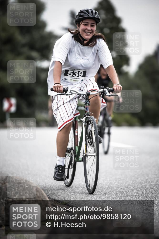 21.06.2026 - 29. Vierlanden-Triathlon H.Heesch http://msf.ph/oto/9858120 21.06.2026 10:30:16 Radfahren 300, 522, 527, 539, 546, 568, 570 meine-sportfotos.de