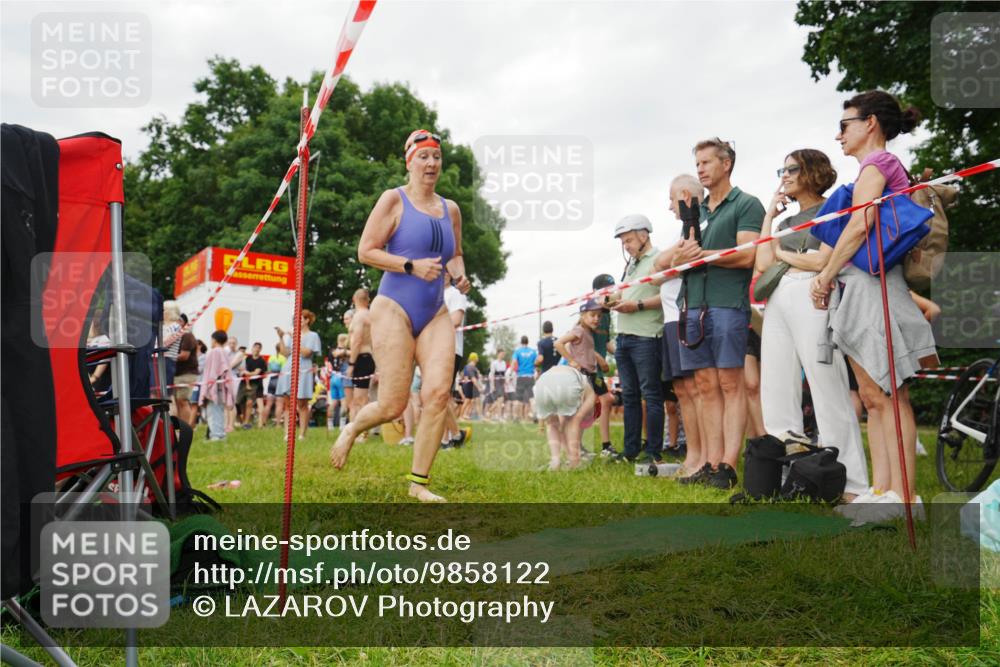 21.06.2026 - 29. Vierlanden-Triathlon LAZAROV Photography http://msf.ph/oto/9858122 21.06.2026 10:19:11 Schwimmen 355, 497, 512, 561, 570, 595, 615 meine-sportfotos.de