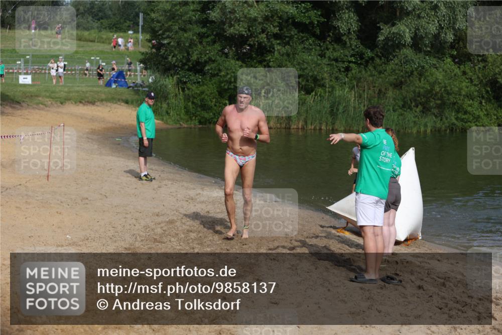 21.06.2026 - 29. Vierlanden-Triathlon Andreas Tolksdorf http://msf.ph/oto/9858137 21.06.2026 09:02:12 Schwimmen 217, 231, 283 meine-sportfotos.de
