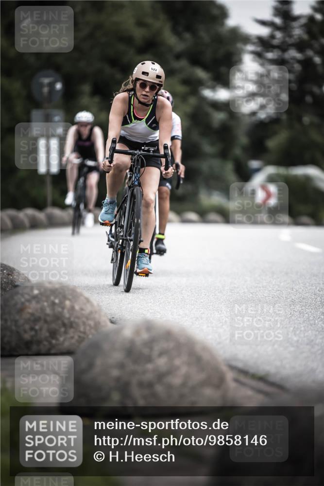 21.06.2026 - 29. Vierlanden-Triathlon H.Heesch http://msf.ph/oto/9858146 21.06.2026 10:30:21 Radfahren 355, 522, 527, 539, 568, 570 meine-sportfotos.de