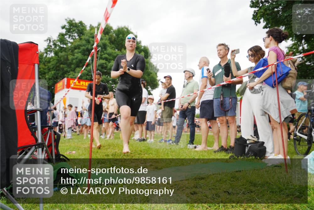 21.06.2026 - 29. Vierlanden-Triathlon LAZAROV Photography http://msf.ph/oto/9858161 21.06.2026 10:19:36 Schwimmen 502, 518, 522, 527, 534, 548, 566, 580, 603, 624 meine-sportfotos.de
