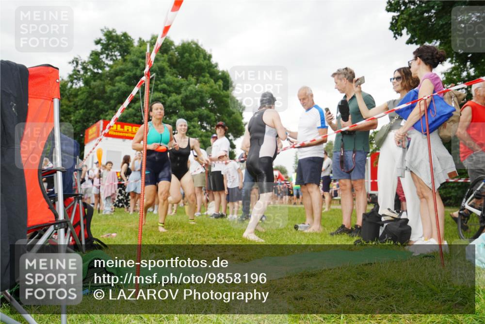 21.06.2026 - 29. Vierlanden-Triathlon LAZAROV Photography http://msf.ph/oto/9858196 21.06.2026 10:19:47 Schwimmen 498, 505, 523, 534, 566, 579, 580, 581, 594, 1357 meine-sportfotos.de
