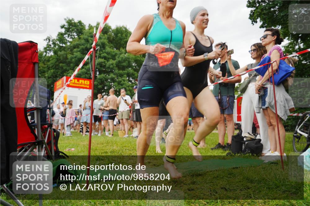 21.06.2026 - 29. Vierlanden-Triathlon LAZAROV Photography http://msf.ph/oto/9858204 21.06.2026 10:19:48 Schwimmen 498, 505, 523, 534, 579, 580, 581, 594, 1357 meine-sportfotos.de