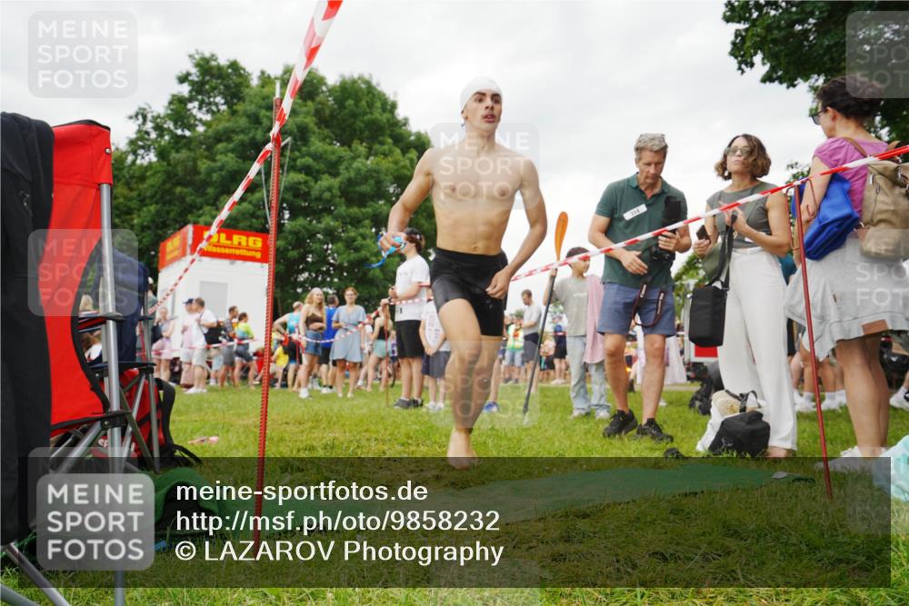 21.06.2026 - 29. Vierlanden-Triathlon LAZAROV Photography http://msf.ph/oto/9858232 21.06.2026 10:20:23 Schwimmen 366, 572 meine-sportfotos.de
