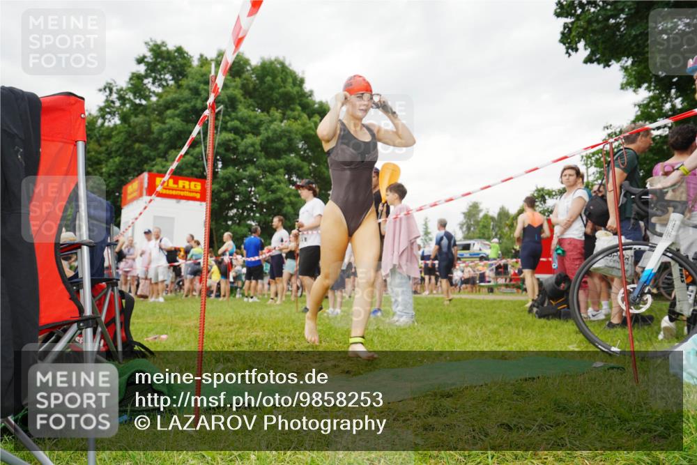 21.06.2026 - 29. Vierlanden-Triathlon LAZAROV Photography http://msf.ph/oto/9858253 21.06.2026 10:20:35 Schwimmen 489, 559, 616, 619 meine-sportfotos.de
