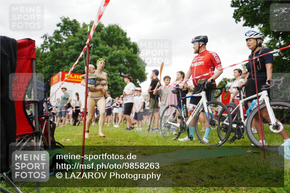 21.06.2026 - 29. Vierlanden-Triathlon LAZAROV Photography http://msf.ph/oto/9858263 21.06.2026 10:20:53 Schwimmen 612 meine-sportfotos.de