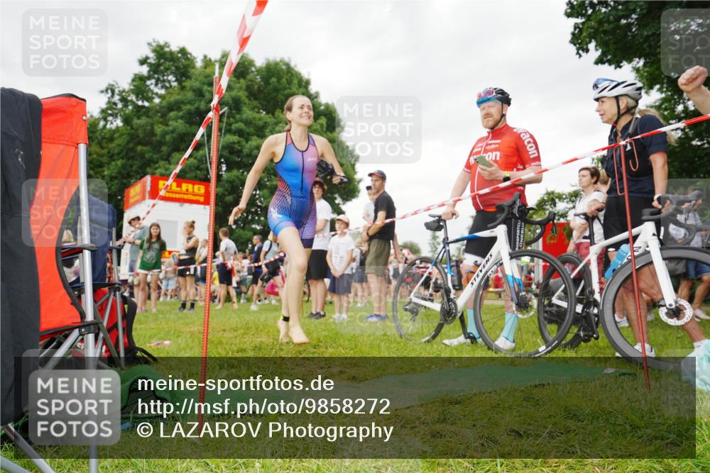 21.06.2026 - 29. Vierlanden-Triathlon LAZAROV Photography http://msf.ph/oto/9858272 21.06.2026 10:21:18 Schwimmen 576 meine-sportfotos.de