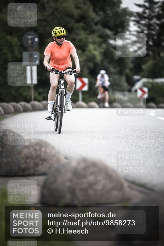 21.06.2026 - 29. Vierlanden-Triathlon H.Heesch http://msf.ph/oto/9858273 21.06.2026 10:30:31 Radfahren 307, 355, 365, 556, 579 meine-sportfotos.de