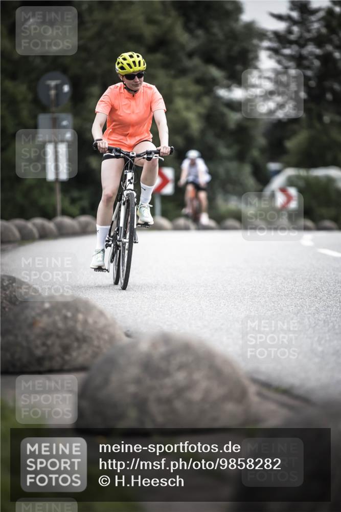 21.06.2026 - 29. Vierlanden-Triathlon H.Heesch http://msf.ph/oto/9858282 21.06.2026 10:30:31 Radfahren 307, 355, 365, 556, 579 meine-sportfotos.de