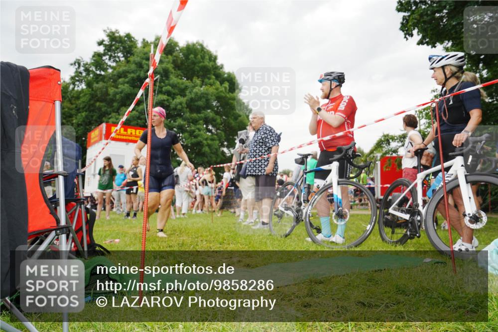 21.06.2026 - 29. Vierlanden-Triathlon LAZAROV Photography http://msf.ph/oto/9858286 21.06.2026 10:23:38 Schwimmen 504 meine-sportfotos.de