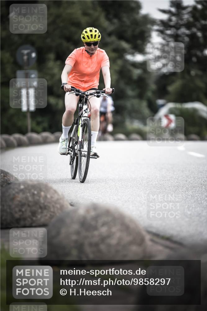 21.06.2026 - 29. Vierlanden-Triathlon H.Heesch http://msf.ph/oto/9858297 21.06.2026 10:30:32 Radfahren 307, 355, 365, 556, 579 meine-sportfotos.de