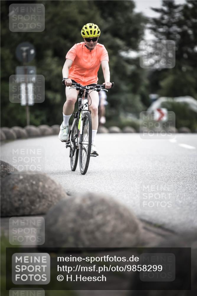 21.06.2026 - 29. Vierlanden-Triathlon H.Heesch http://msf.ph/oto/9858299 21.06.2026 10:30:32 Radfahren 307, 355, 365, 556, 579 meine-sportfotos.de