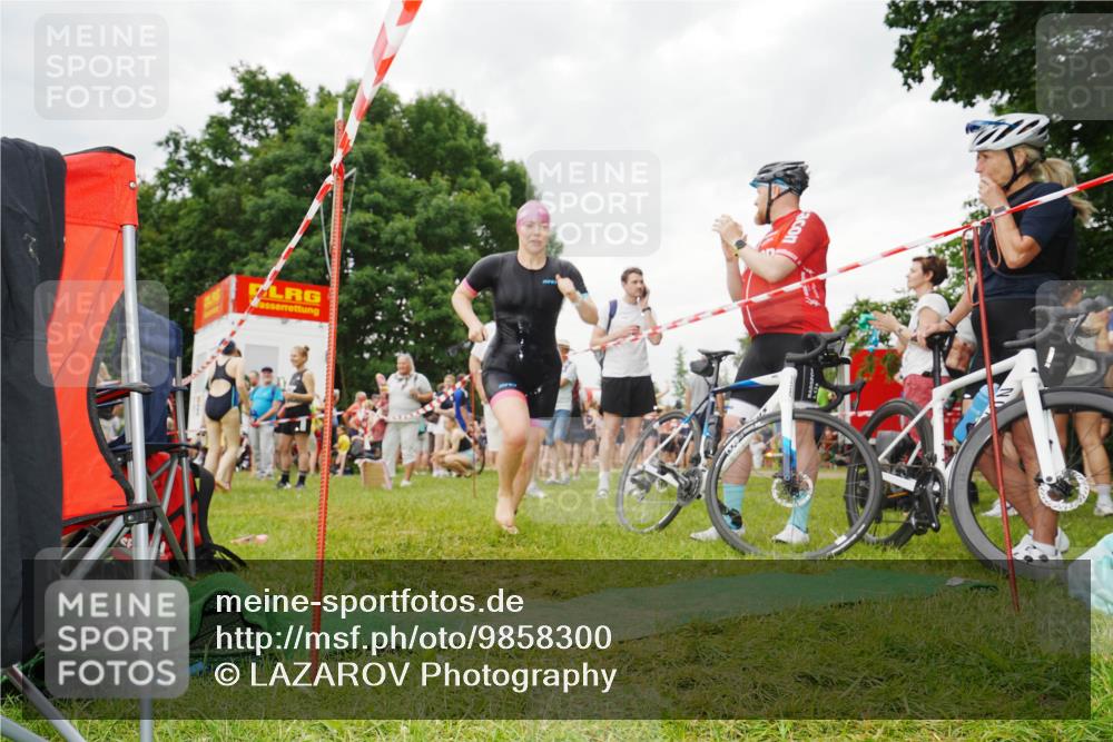 21.06.2026 - 29. Vierlanden-Triathlon LAZAROV Photography http://msf.ph/oto/9858300 21.06.2026 10:24:04 Schwimmen 560 meine-sportfotos.de