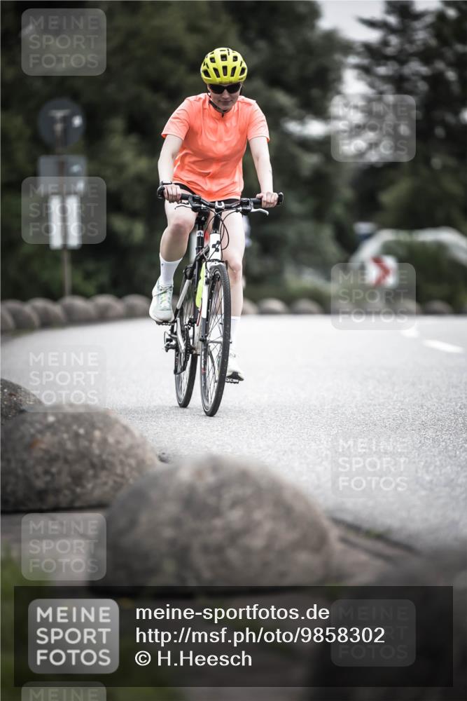 21.06.2026 - 29. Vierlanden-Triathlon H.Heesch http://msf.ph/oto/9858302 21.06.2026 10:30:32 Radfahren 307, 355, 365, 556, 579 meine-sportfotos.de