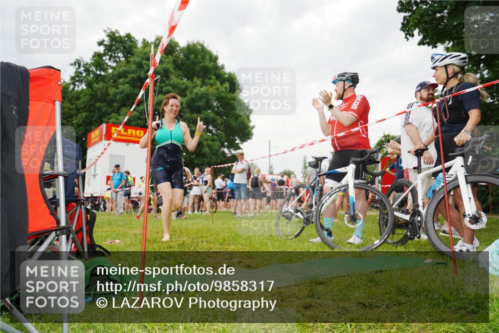 21.06.2026 - 29. Vierlanden-Triathlon LAZAROV Photography http://msf.ph/oto/9858317 21.06.2026 10:24:12 Schwimmen 560, 589, 611 meine-sportfotos.de