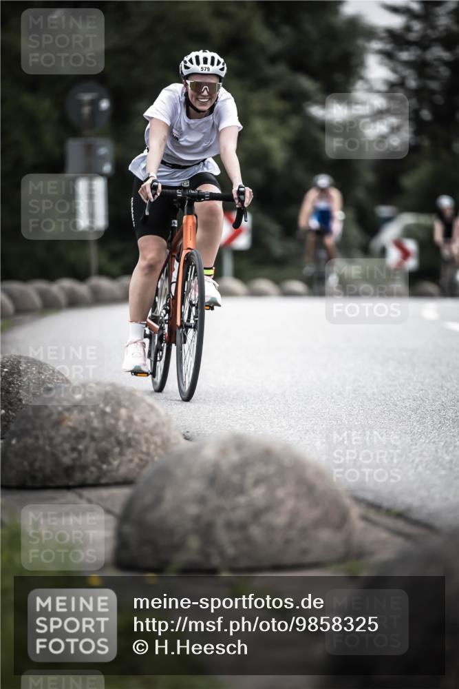 21.06.2026 - 29. Vierlanden-Triathlon H.Heesch http://msf.ph/oto/9858325 21.06.2026 10:30:36 Radfahren 158, 307, 556, 579 meine-sportfotos.de