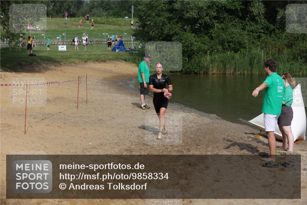 21.06.2026 - 29. Vierlanden-Triathlon Andreas Tolksdorf http://msf.ph/oto/9858334 21.06.2026 09:03:21 Schwimmen 241, 261 meine-sportfotos.de