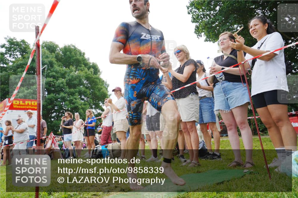 21.06.2026 - 29. Vierlanden-Triathlon LAZAROV Photography http://msf.ph/oto/9858339 21.06.2026 10:53:23 Schwimmen 657 meine-sportfotos.de