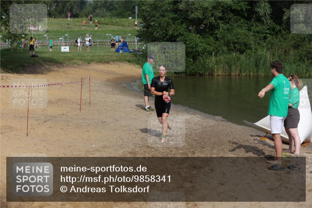 21.06.2026 - 29. Vierlanden-Triathlon Andreas Tolksdorf http://msf.ph/oto/9858341 21.06.2026 09:03:21 Schwimmen 241, 261 meine-sportfotos.de