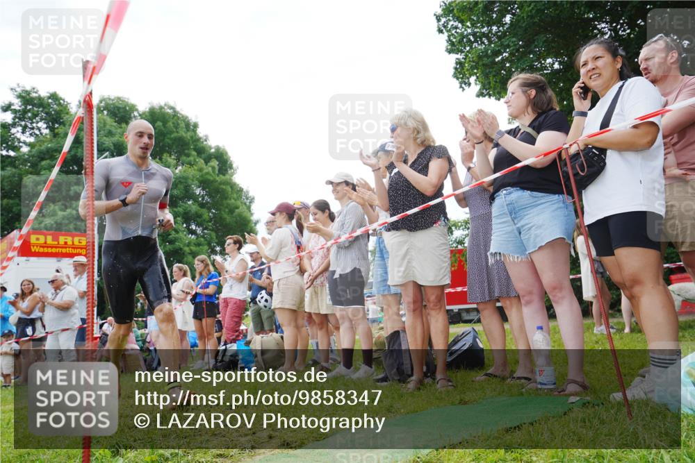 21.06.2026 - 29. Vierlanden-Triathlon LAZAROV Photography http://msf.ph/oto/9858347 21.06.2026 10:55:06 Schwimmen 97 meine-sportfotos.de