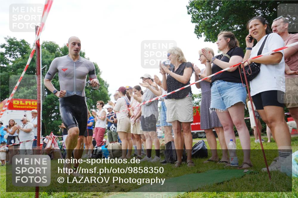 21.06.2026 - 29. Vierlanden-Triathlon LAZAROV Photography http://msf.ph/oto/9858350 21.06.2026 10:55:07 Schwimmen 97 meine-sportfotos.de
