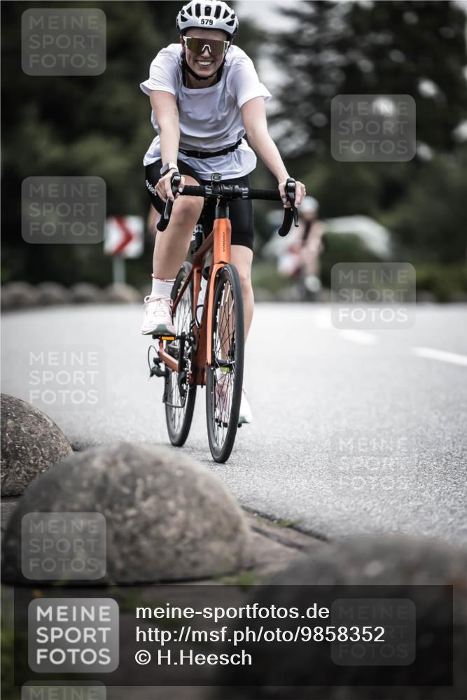 21.06.2026 - 29. Vierlanden-Triathlon H.Heesch http://msf.ph/oto/9858352 21.06.2026 10:30:37 Radfahren 158, 192, 307, 512, 579 meine-sportfotos.de
