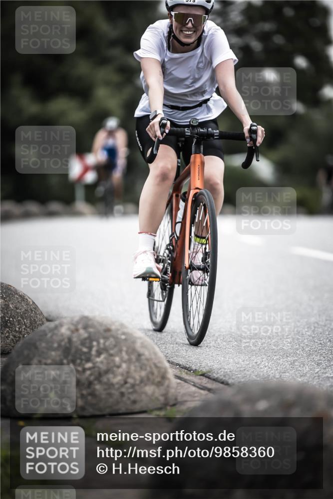21.06.2026 - 29. Vierlanden-Triathlon H.Heesch http://msf.ph/oto/9858360 21.06.2026 10:30:37 Radfahren 158, 192, 307, 512, 579 meine-sportfotos.de