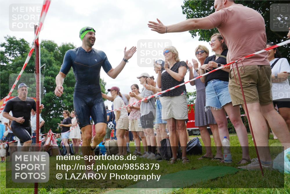 21.06.2026 - 29. Vierlanden-Triathlon LAZAROV Photography http://msf.ph/oto/9858379 21.06.2026 10:55:50 Schwimmen 637, 663, 739, 742, 753 meine-sportfotos.de