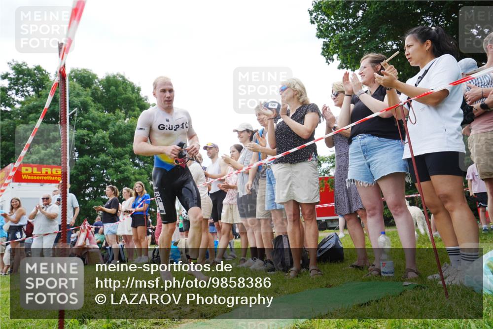 21.06.2026 - 29. Vierlanden-Triathlon LAZAROV Photography http://msf.ph/oto/9858386 21.06.2026 10:56:35 Schwimmen 654 meine-sportfotos.de