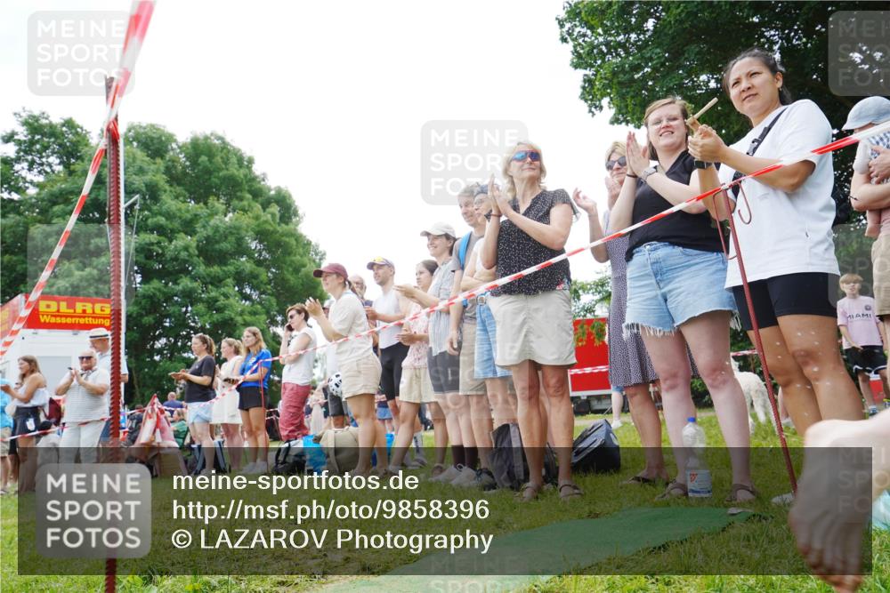 21.06.2026 - 29. Vierlanden-Triathlon LAZAROV Photography http://msf.ph/oto/9858396 21.06.2026 10:56:36 Schwimmen 654 meine-sportfotos.de