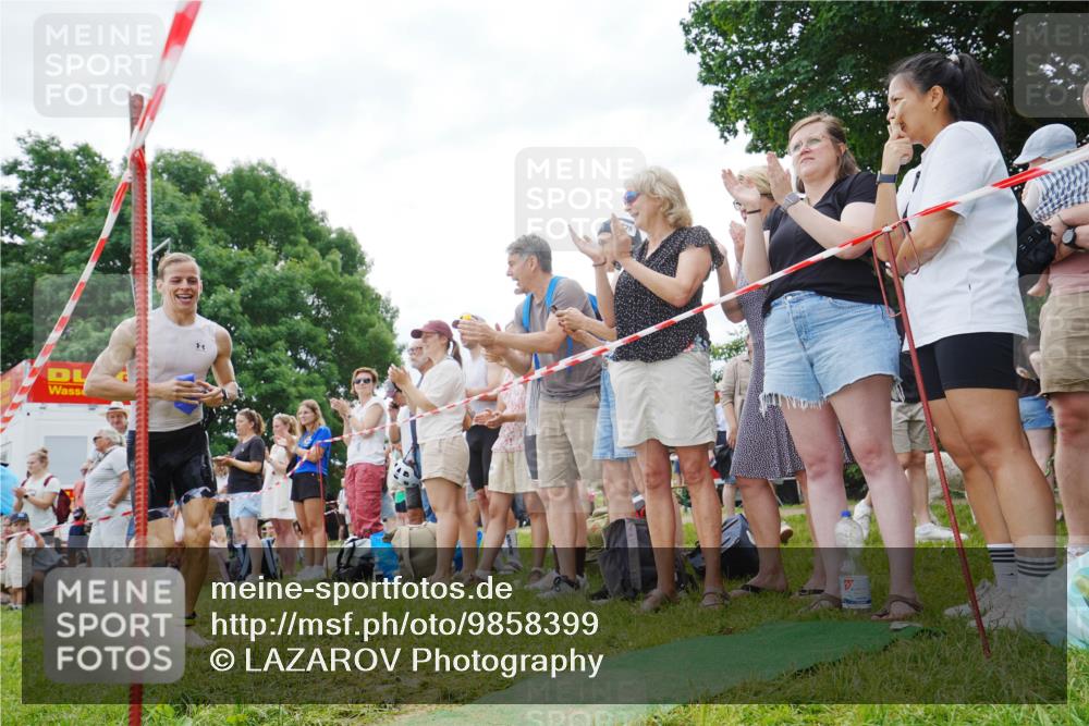 21.06.2026 - 29. Vierlanden-Triathlon LAZAROV Photography http://msf.ph/oto/9858399 21.06.2026 10:57:11 Schwimmen 726 meine-sportfotos.de