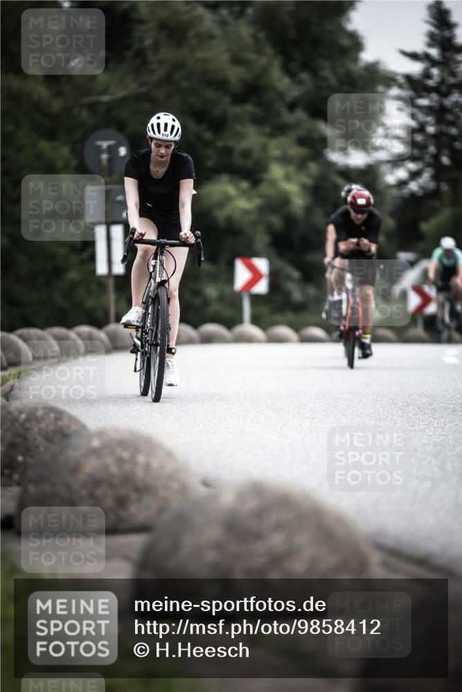 21.06.2026 - 29. Vierlanden-Triathlon H.Heesch http://msf.ph/oto/9858412 21.06.2026 10:30:43 Radfahren 158, 174, 192, 314, 366, 512, 534, 559, 586 meine-sportfotos.de