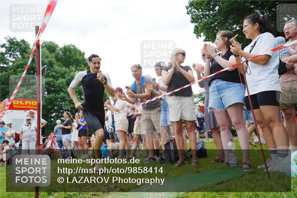 21.06.2026 - 29. Vierlanden-Triathlon LAZAROV Photography http://msf.ph/oto/9858414 21.06.2026 10:57:18 Schwimmen 701, 726, 740 meine-sportfotos.de