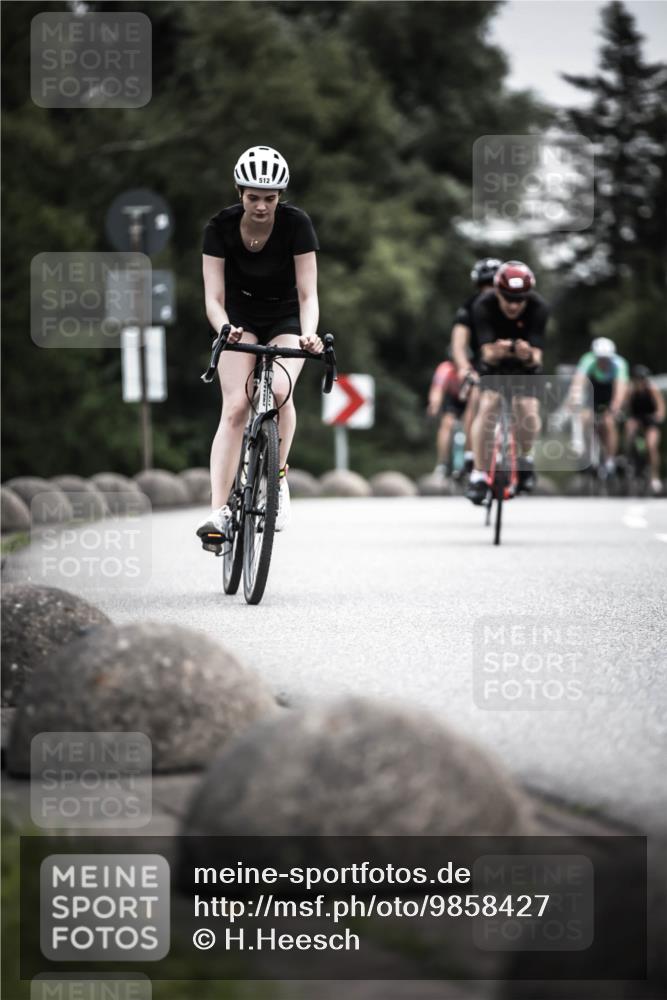 21.06.2026 - 29. Vierlanden-Triathlon H.Heesch http://msf.ph/oto/9858427 21.06.2026 10:30:43 Radfahren 158, 174, 192, 314, 366, 512, 534, 559, 586 meine-sportfotos.de