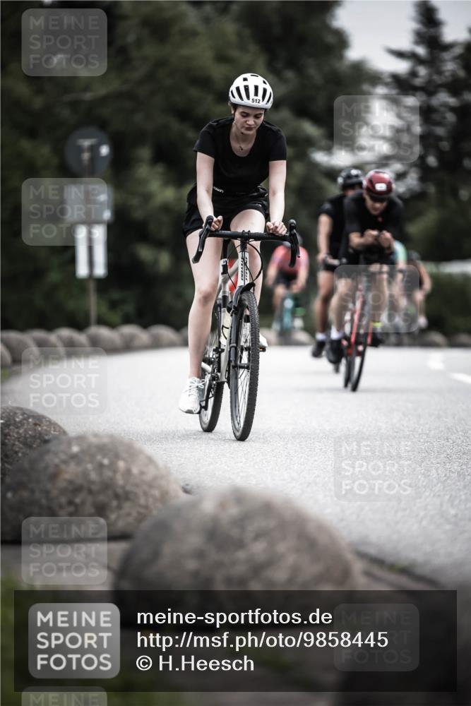 21.06.2026 - 29. Vierlanden-Triathlon H.Heesch http://msf.ph/oto/9858445 21.06.2026 10:30:43 Radfahren 158, 174, 192, 314, 366, 512, 534, 559, 586 meine-sportfotos.de