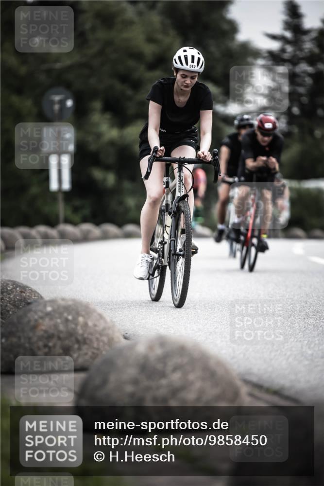 21.06.2026 - 29. Vierlanden-Triathlon H.Heesch http://msf.ph/oto/9858450 21.06.2026 10:30:43 Radfahren 158, 174, 192, 314, 366, 512, 534, 559, 586 meine-sportfotos.de
